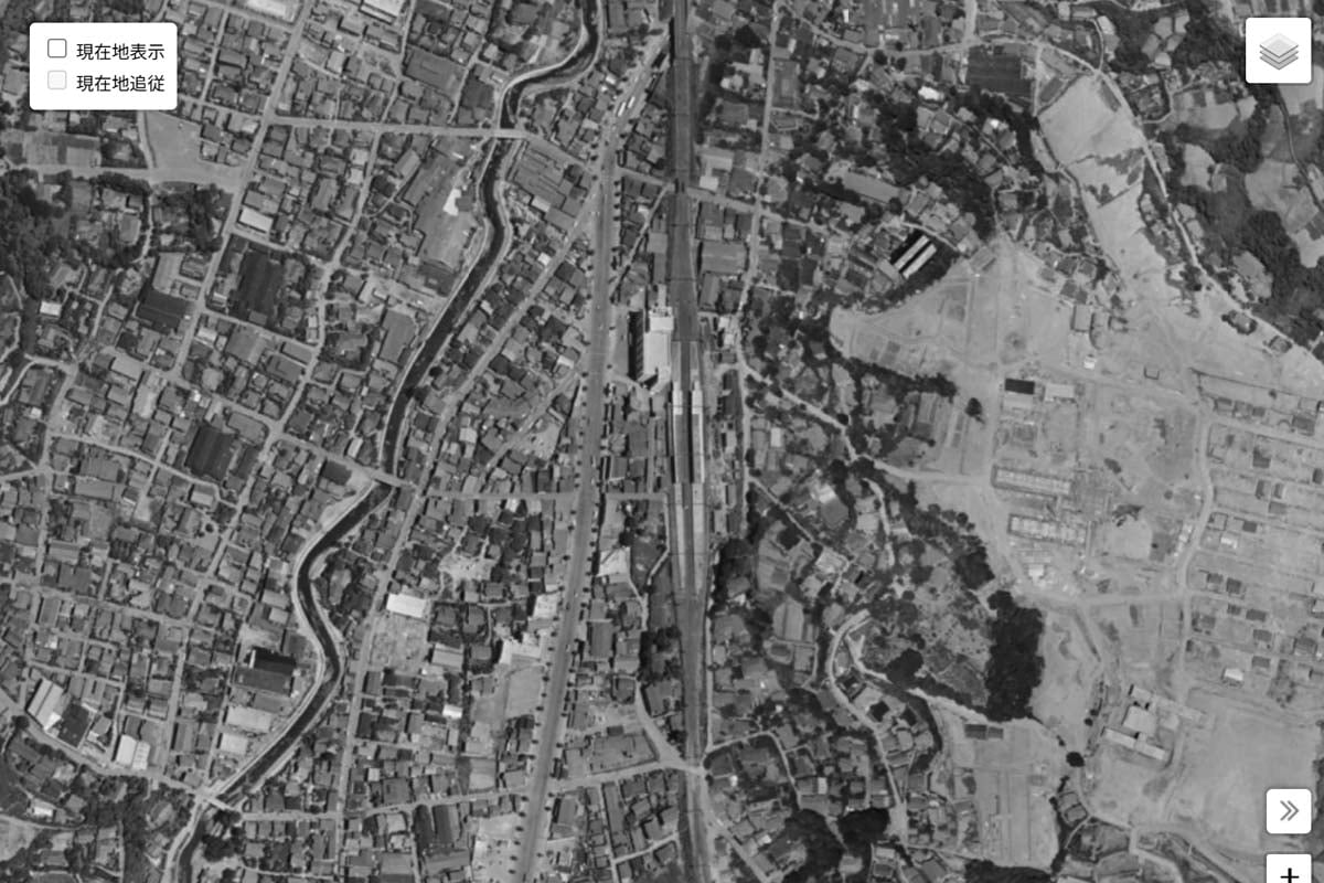 1963年頃の「上大岡駅」周辺の航空写真（画像：国土地理院）