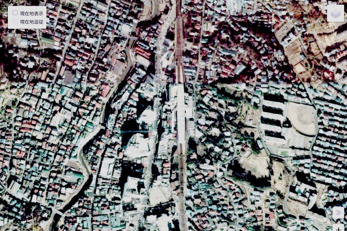 1975年頃の「上大岡駅」周辺の航空写真（画像：国土地理院）