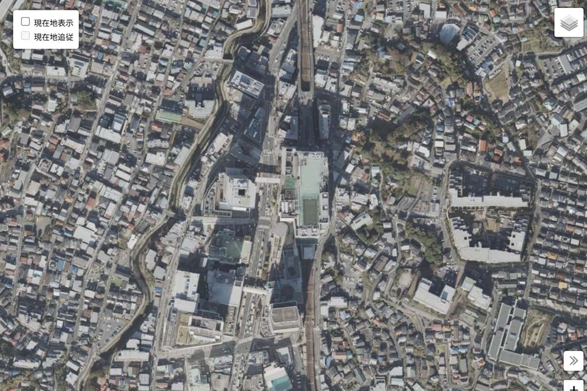 現在の「上大岡駅」周辺の航空写真（画像：国土地理院）