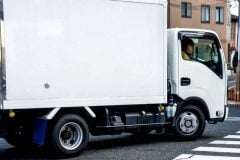 「共同配送をなぜ続けられるのか？」 茨城の食品物流企業、95%の定着率を実現した現場で何が起きているのか