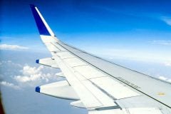 大手ボーナス「100万円超え」も、夏休みの旅行意向わずか「3割」――過去最高の数字が並ぶのに、なぜ財布のひもは固まるのか?