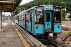 「なぜ大量増発できるのか？」 保有車両20両の東北三セク鉄道！ 運行を支える54億円の存在とは
