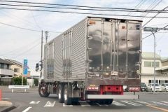 「転職したら年収が変わった」 トラック業界で何が起きているのか？ 「年収78万円アップ」を生んだドライバー争奪戦とは