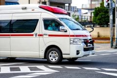 「救急車の行く手をふさいでいます」 週50万件走る自動運転タクシーが起こした問題！ 街で問われる新たな安全インフラとは