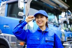 女性トラックドライバーが全然増えない根本理由！ わずか「4.6%」にとどまる辛らつ現実――男性社会の「長距離・手荷役」は変われるのか？