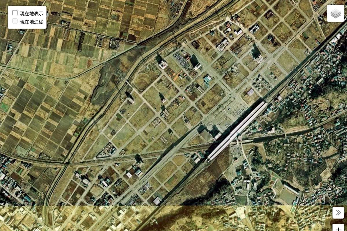 1975年頃の「新横浜駅」周辺の航空写真（画像：国土地理院）
