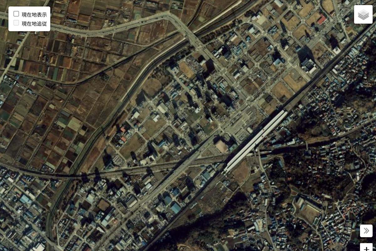 1985年頃の「新横浜駅」周辺の航空写真（画像：国土地理院）