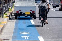 なぜ日本には「自転車専用レーン」が少ないのか？ 6割以上が整備を要望も、使用支持は世界最下位！ いったいなぜなのか