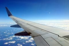 なぜ日本人は「憧れの海外」へ行かなくなったのか？ “行きたいのに行けない”という現実！ 11年ぶりの「5連休」で人々はどこへ向かうのか――「選ばれる旅」の条件とは