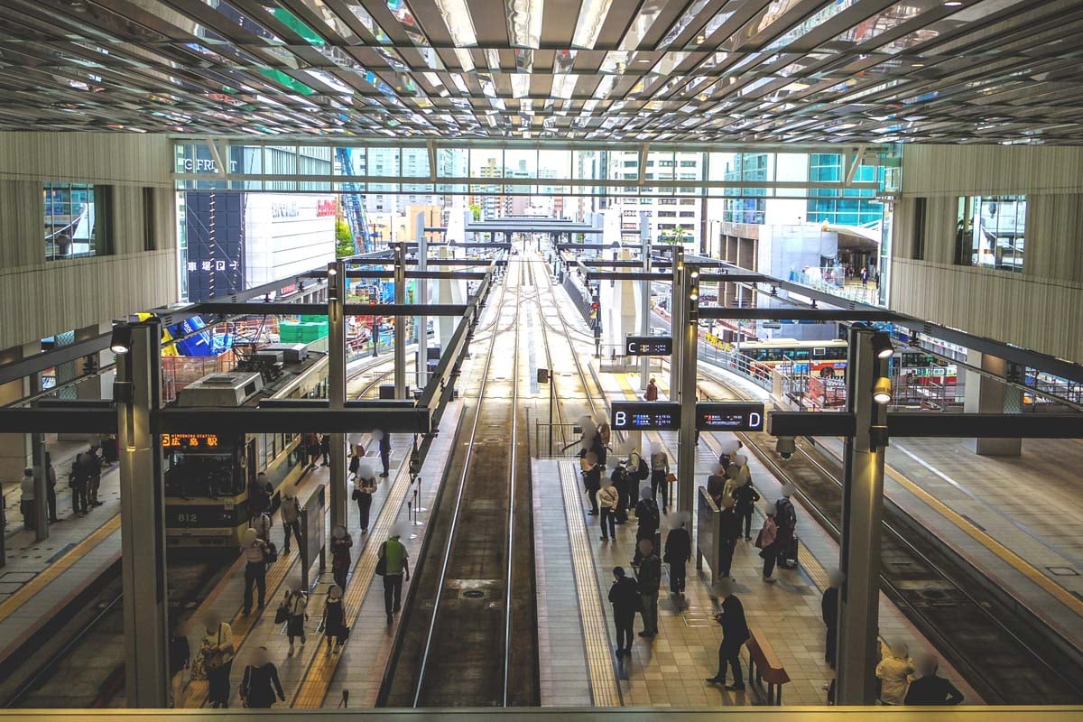 駅前大橋ルートの開業で広島駅直下に乗り入れた広島電鉄（画像：写真AC）
