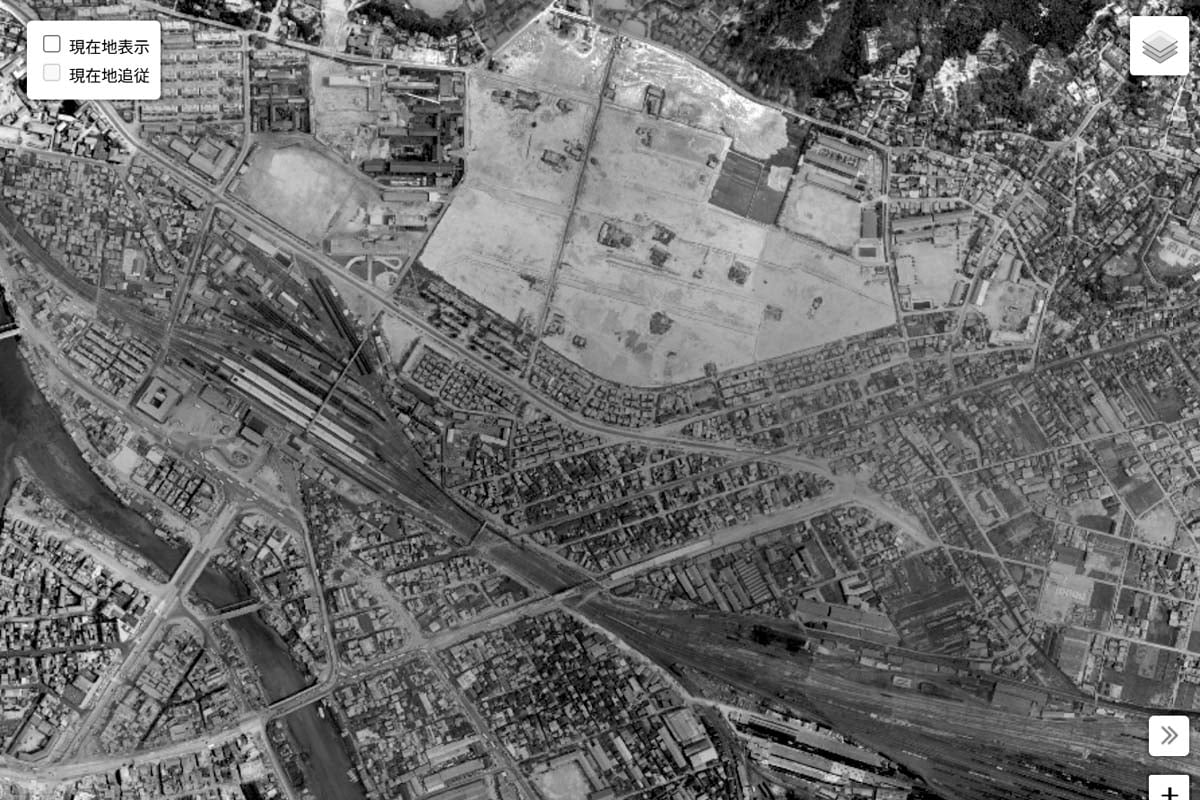 1963年頃の「広島駅」周辺の航空写真（画像：国土地理院）
