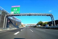 せっかく「綾瀬スマートIC」ができたのに、なぜ渋滞してるのか？ 14万台が行き交う東名で車線増設！ 大和トンネルの次に何が起きたのか