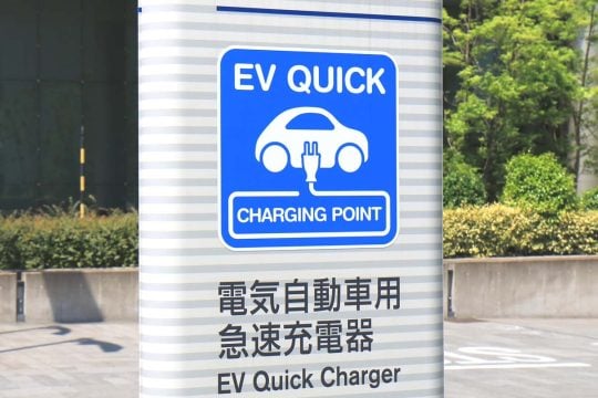 なぜEV補助金を増やしても「ハイブリッド車」が選ばれるのか？ 都民の約6割が次候補に！ 市場拡大の先で何が問われるのか――購入検討の最後で直面する「日常の使い勝手」とは