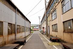 【消えない金型問題】5割超の製造業で無償保管！ なぜ量産終了後も金型が残り続けるのか？ 長年の取引慣行を考える
