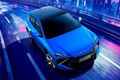 「トヨタの牙城」に迫る中国メガメーカー、ハイブリッドの刺客襲来！ EVではオートバックスと組む「日中連携」の勝算――世界販売12位の奇瑞が仕掛ける二本立て戦略