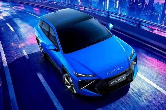 「トヨタの牙城」に迫る中国メガメーカー、ハイブリッドの刺客襲来！ EVではオートバックスと組む「日中連携」の勝算――世界販売12位の奇瑞が仕掛ける二本立て戦略