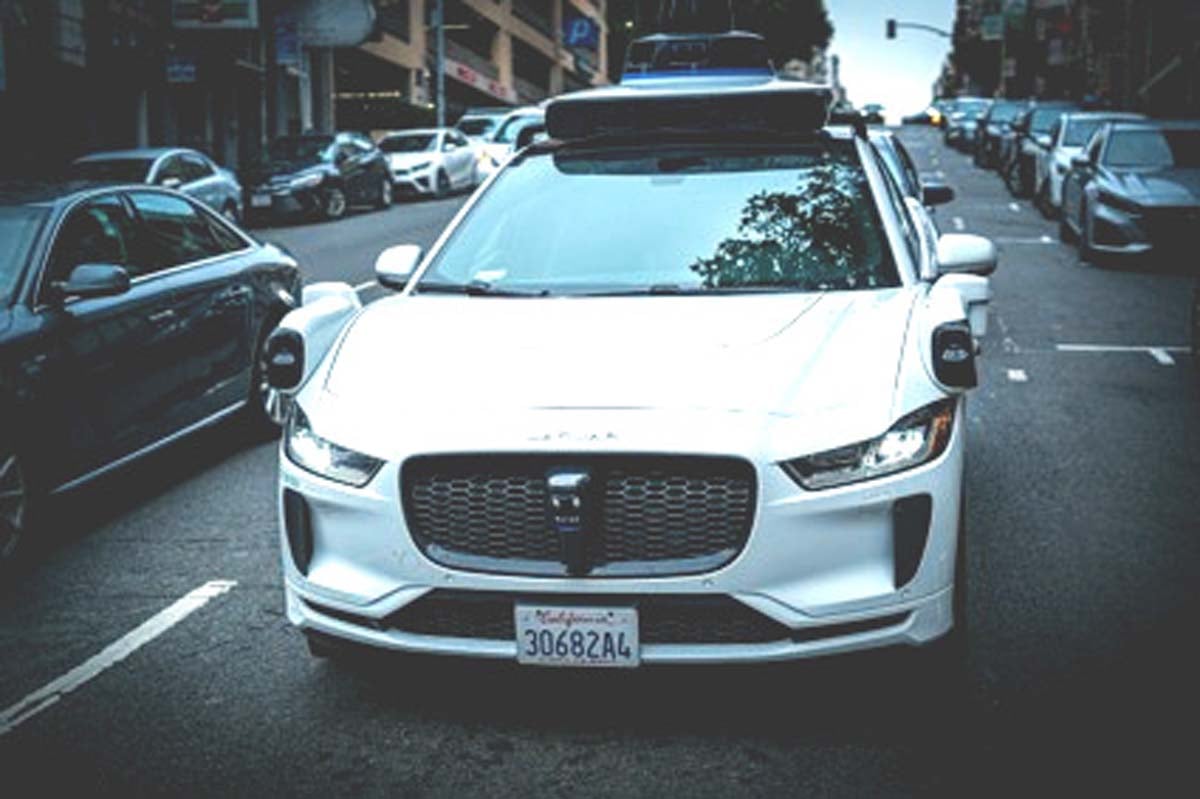 資金調達を拡大するWaymoの自動運転車(画像:Unsplash)