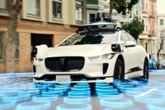 なぜWaymoの自動運転タクシーは「冠水路」へ突っ込んだのか？ 約3800台がリコール！ 先行する米国で何が起きているのか――豪雨に挑む災害大国・日本の「安全技術」とは